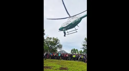 Homem agarra-se a helicóptero para apanhar "boleia" no Quénia. Foi detido