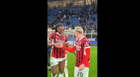 Sorriso de Rafael Leão não engana durante os festejos do AC Milan