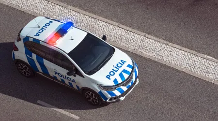 25 de Abril. Menor de 13 anos identificado na 'manif' da extrema-direita