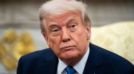 Governo Trump quer cortar 1.200 empregos nos serviços de informação