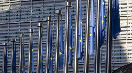 Bruxelas disponibiliza 910 milhões para reforçar defesa da União Europeia