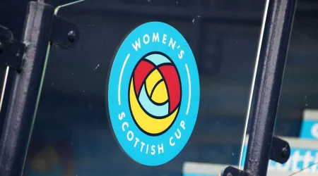 Escócia bane transgéneros do futebol feminino