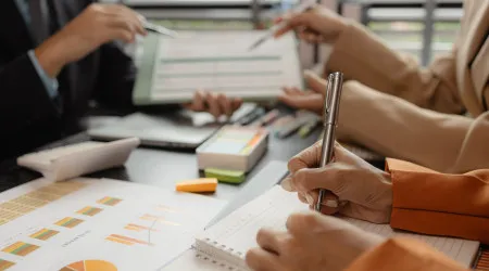 Idade, qualificações e salários: O perfil-tipo do trabalhador em 2025