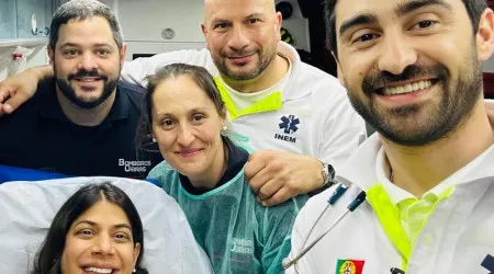 Oeiras. Arya "não deixou a mãe chegar ao hospital" e nasceu em casa