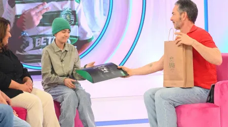 Cláudio Ramos surpreende menino de 12 anos com leucemia