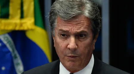 Concedida prisão domiciliária ao ex-presidente do Brasil Collor de Mello