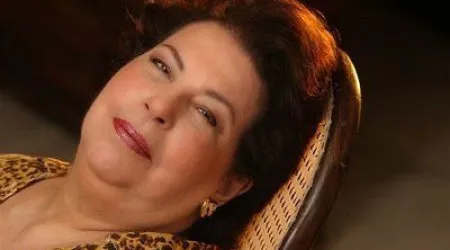 Morreu a cantora brasileira Nana Caymmi