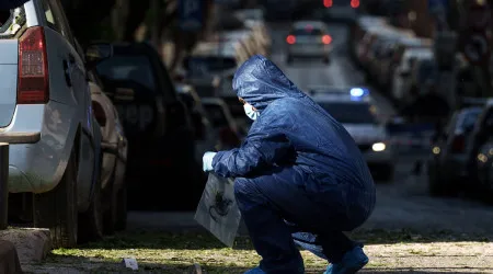 Mulher morre após bomba lhe explodir nas mãos na Grécia. Ia para banco