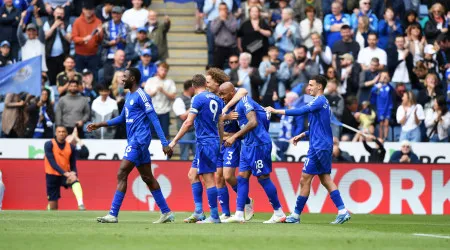 Leicester vence duelo de despromovidos. Encontro esteve interrompido