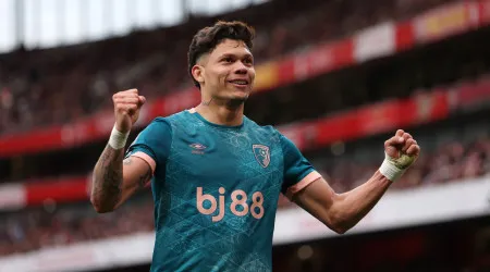 EM DIRETO: Bournemouth 'gela' Arsenal antes de dia frenético na Premier