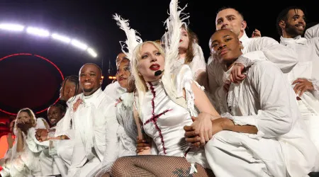 Concerto histórico de Lady Gaga junta mais de 2 milhões. Veja as imagens