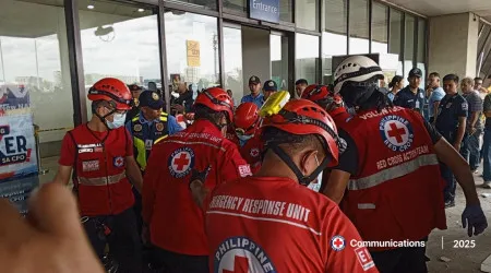 Criança e homem morrem atropelados à entrada do aeroporto de Manila