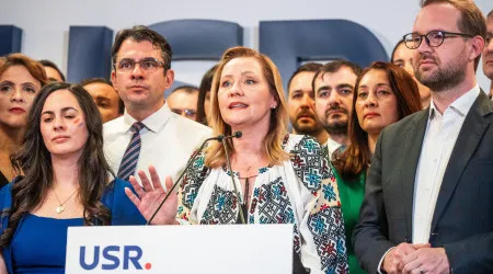 Roménia. Conservadora demite-se da liderança do terceiro maior partido