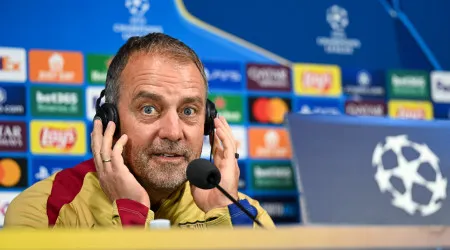 Flick revela novidade na equipa do Barcelona frente ao Inter