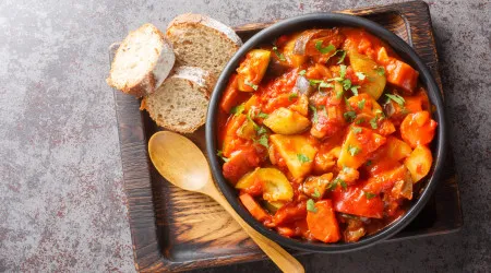 Admita, sempre quis fazer Ratatouille. Martha Stewart ensina