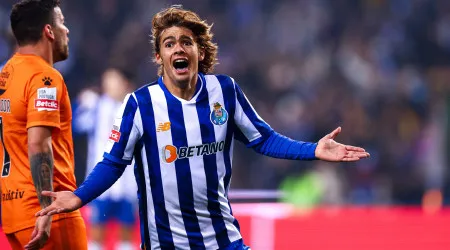 Oficial: Rodrigo Mora renova com o FC Porto até 2030