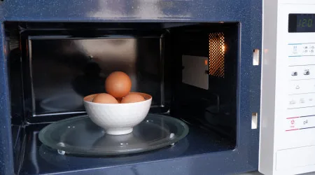 O melhor é parar de cozinhar ovos desta forma
