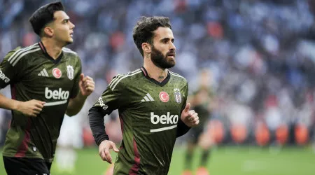 Dupla lusa faz o que melhor sabe e Besiktas sobe ao pódio na Turquia
