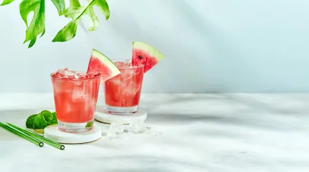 O cocktail de melancia sem álcool para refrescar nos dias de trabalho
