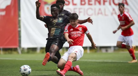 Benfica 'humilha' Estrela da Amadora rumo às 'meias' da Taça Revelação