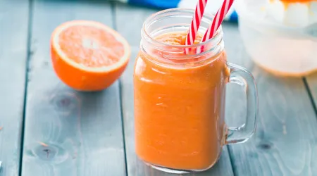 O smoothie de laranja que lhe vai dar um 'boost' de vitaminas