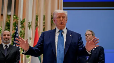 Juiz acusa Trump de "criar o caos" com expulsões de imigrantes