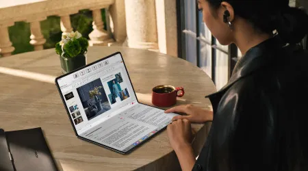 Huawei desvendou o seu primeiro portátil com ecrã dobrável