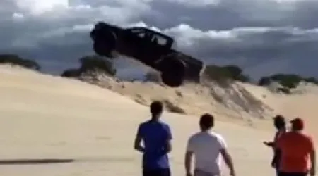 Ranger Raptor 'voa' em praia brasileira. Condutor desmaiou com o impacto