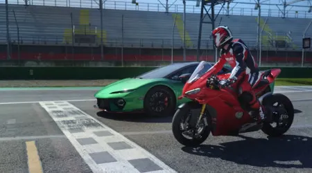 Lamborghini de 920 cv defronta Ducati de 216 cv. Qual ganha?