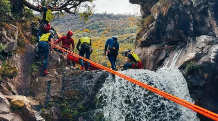 Resgate de praticante canoagem que caiu ao rio Carcerelha demorou 4 horas