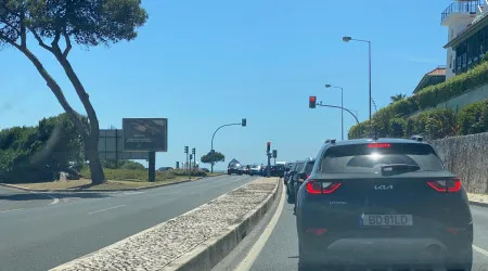 Ciclista atropelada na Avenida Marginal junto a Caxias