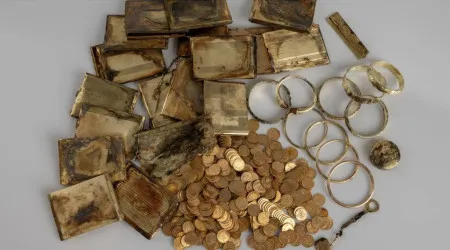 Pulseiras, moedas e não só... Tesouro encontrado em trilha na Chéquia