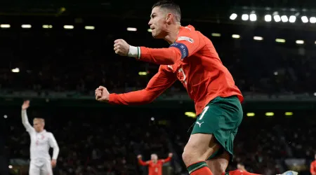 Cristiano Ronaldo 'reaviva' filme de 2016 e reage à conquista dos sub-17