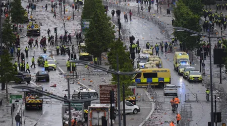 "Pior dia". Pai relata pânico vivido em Liverpool após bebé ser arrastado