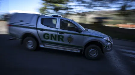 Homem de 80 anos detido após "queima" que originou incêndio 