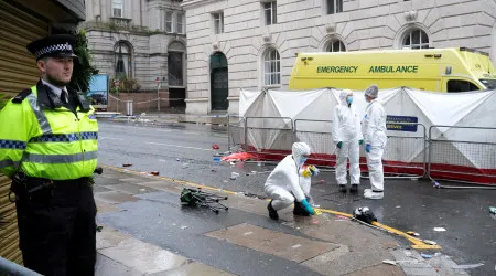Autor de atropelamento em Liverpool consumiu drogas. Polícia pede vídeos