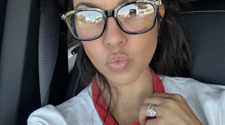 Kourtney Kardashian usa t-shirt em 'homenagem' ao marido