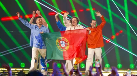 "Fenómeno global". Depois da Eurovisão, 'Deslocado' conquista o mundo
