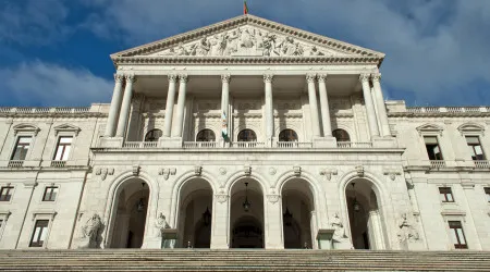 Votos 'fechados', vamos a contas: Quanto ganha um deputado em Portugal?