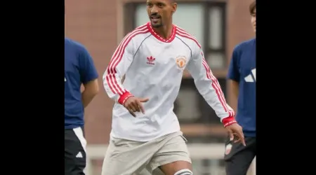 Nani deu 'show' com a camisola do Manchester United na Malásia