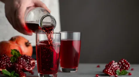 Pelo bem da sua pele, não largue estas bebidas durante o verão