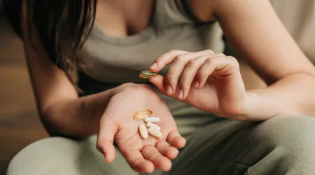 Farmacêutico alerta para riscos de misturar medicamentos com álcool