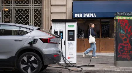 Município espanhol renuncia a carros elétricos após incêndio
