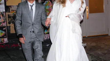 Filho de Angelina e Brad Pitt embriagado ao sair de bar de striptease
