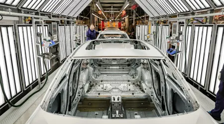 Guerra comercial deixa produção automóvel em risco de ser suspensa