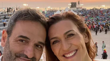 Cabeleireiro dos famosos nega ter morrido e esclarece: "Não é verdade"