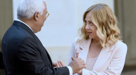 Costa falou com Meloni sobre defesa, conflitos, segurança e migrações
