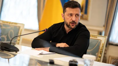 Zelensky acusa EUA de desviarem "20 mil mísseis" prometidos por Biden 