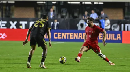 Dupla encarnada não evita derrota da Turquia contra o México
