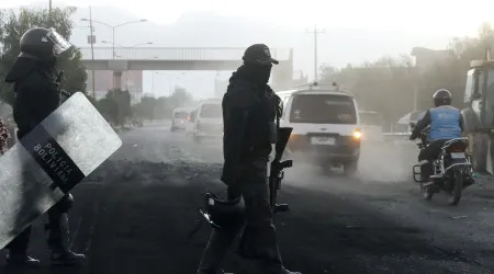 Agente morre em confrontos entre polícia e apoiantes de Evo Morales